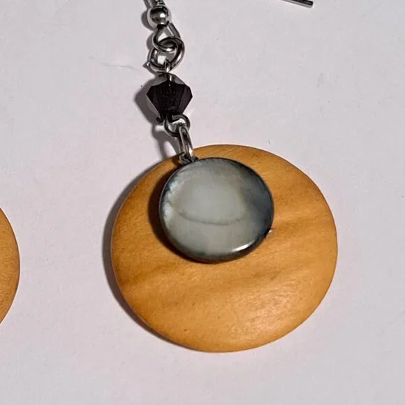 Caracol wooden necklace and earring set - Picture 7 of 7